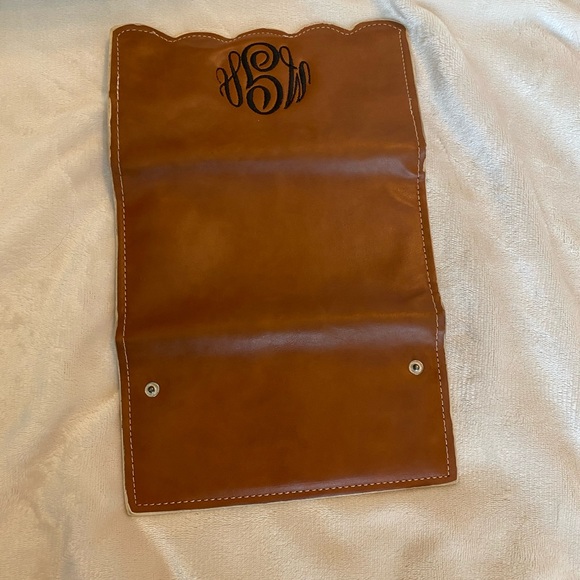 Monogrammed leather wallet - Picture 4 of 4